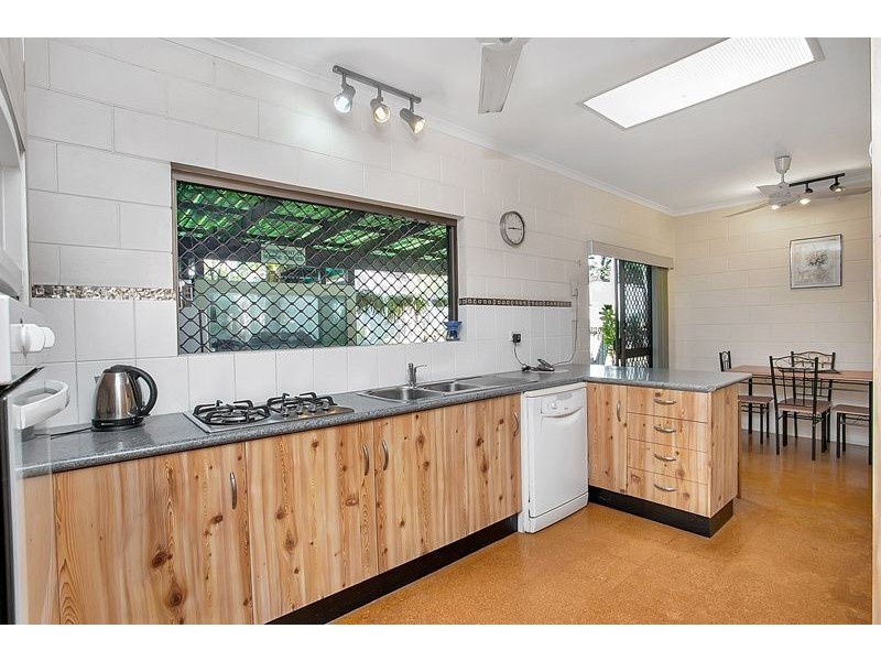 13 Di Savia Close, Whitfield QLD 4870