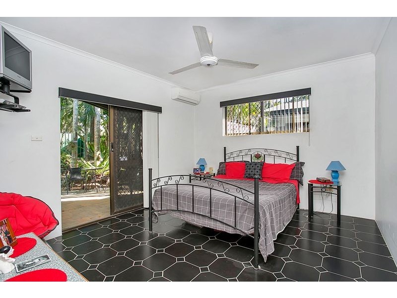 13 Di Savia Close, Whitfield QLD 4870