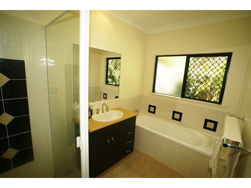 11 Bronte Close, Kewarra Beach QLD 4879