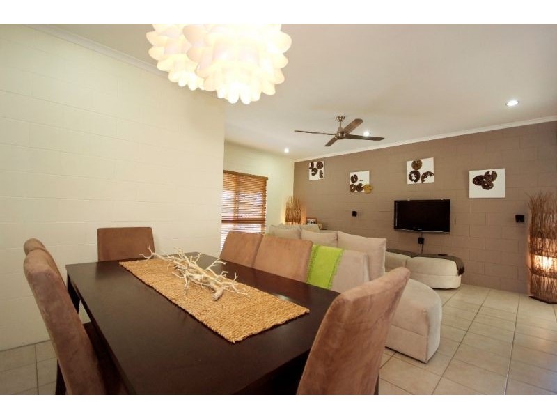9 Kambara Street, White Rock QLD 4868