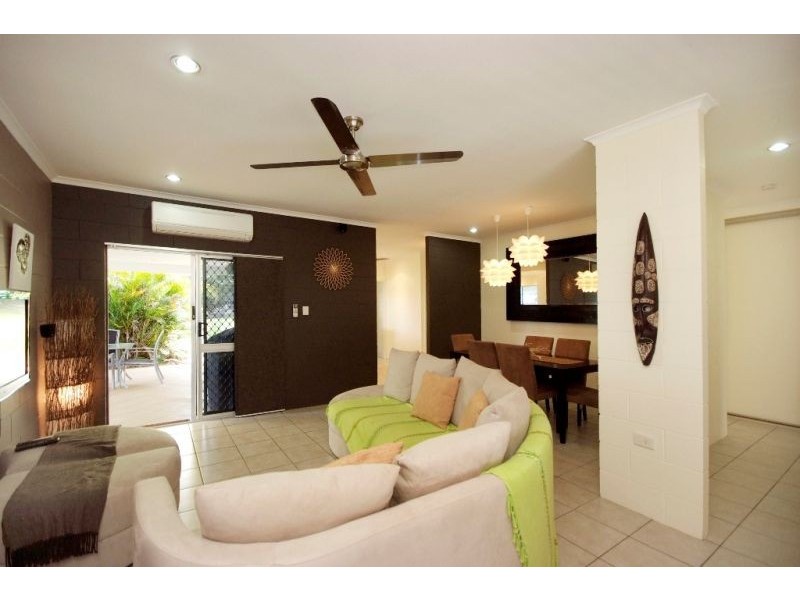 9 Kambara Street, White Rock QLD 4868