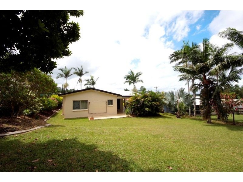 9 Kambara Street, White Rock QLD 4868