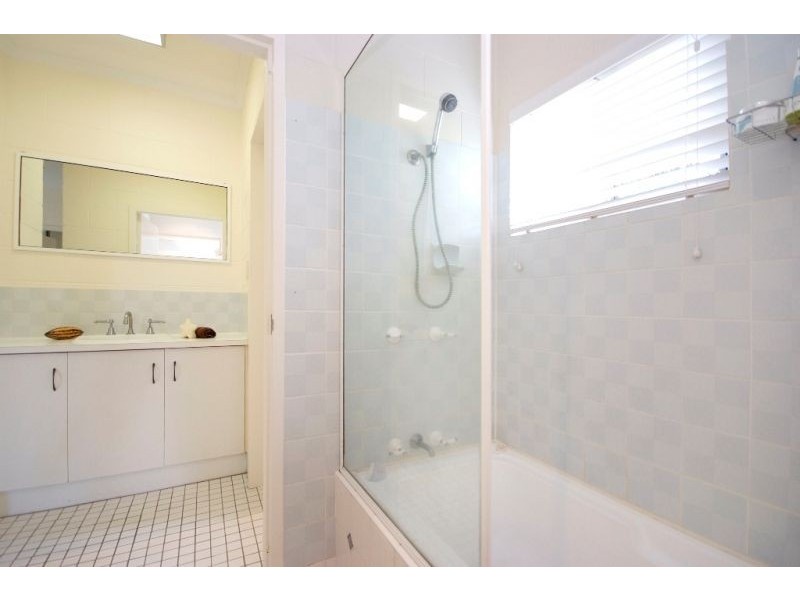 9 Kambara Street, White Rock QLD 4868