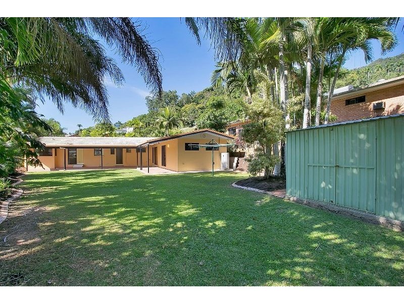 5 Curlew Court, Bayview Heights QLD 4868