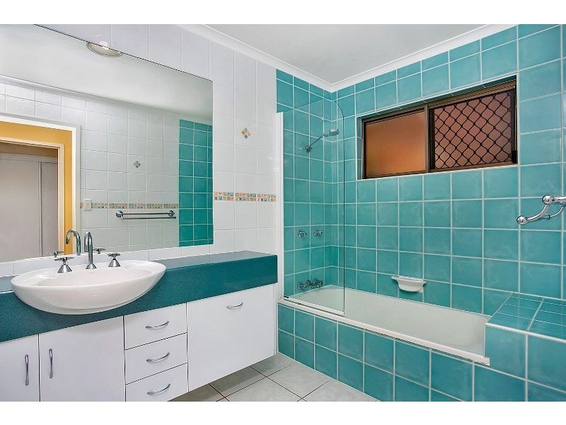 5 Curlew Court, Bayview Heights QLD 4868