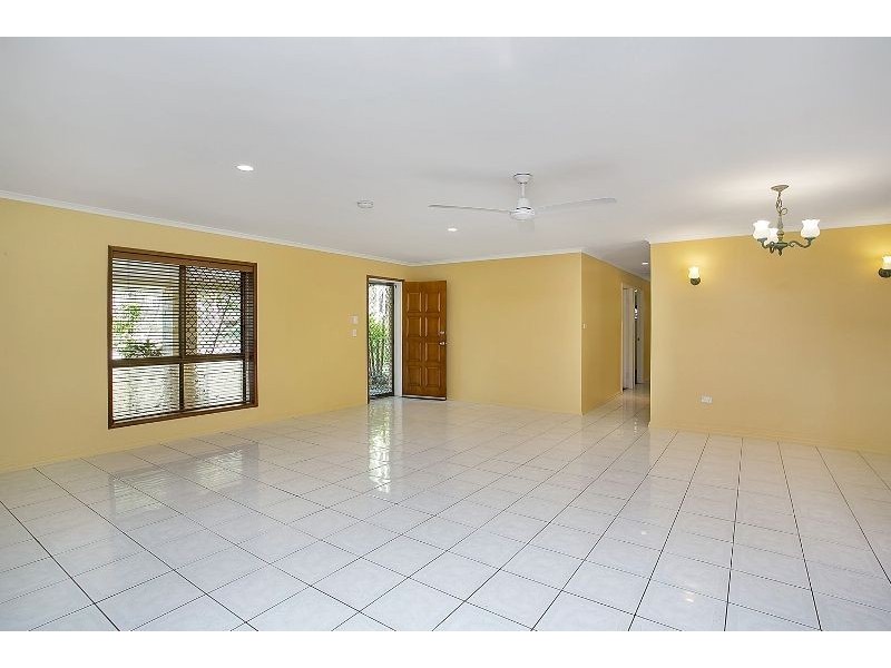 5 Curlew Court, Bayview Heights QLD 4868