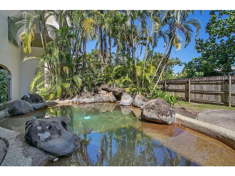 9/2 Chester Court, Manunda QLD 4870