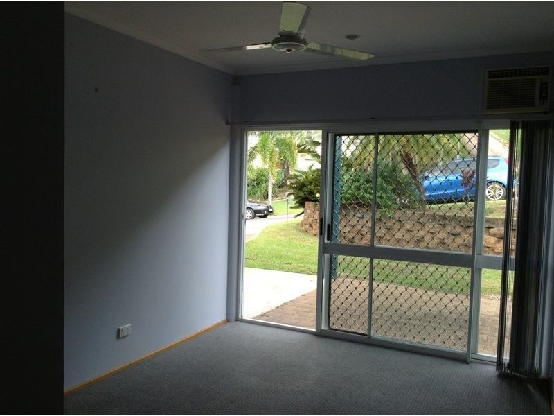 8 Rosemont Court, Mooroobool QLD 4870