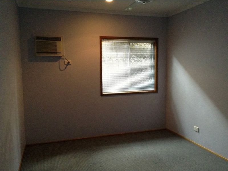 8 Rosemont Court, Mooroobool QLD 4870