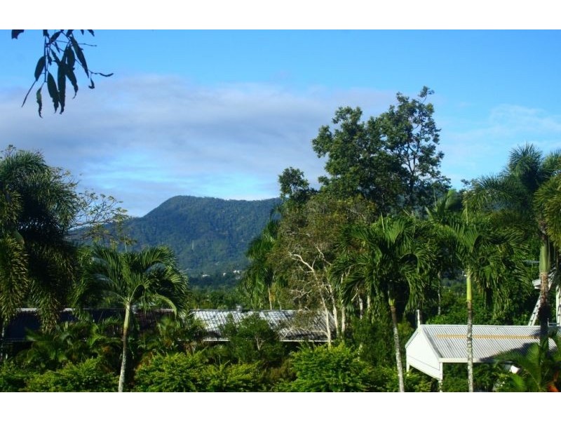 9 Andrea Close, Mooroobool QLD 4870