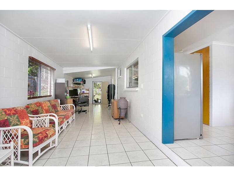 5 Frances Street, Mooroobool QLD 4870