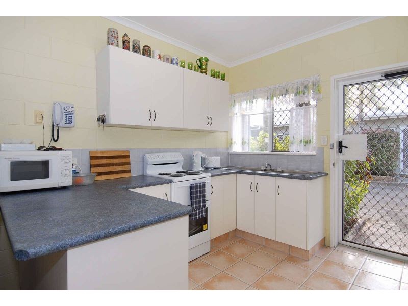3/74 Swallow Street, Mooroobool QLD 4870