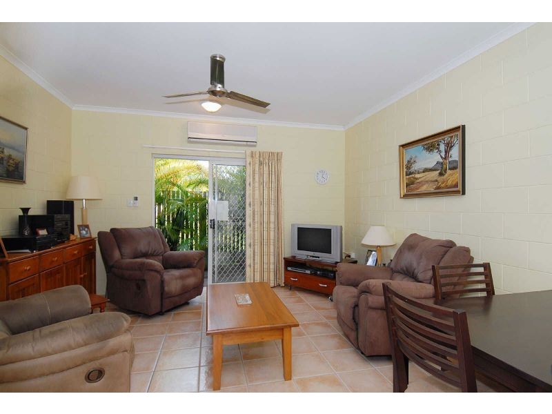 3/74 Swallow Street, Mooroobool QLD 4870