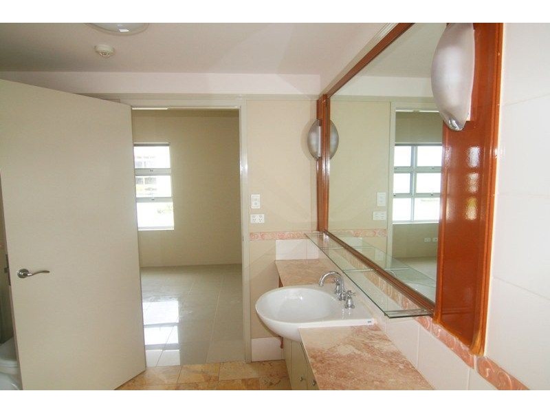 19/73 Spence Street, Cairns City QLD 4870