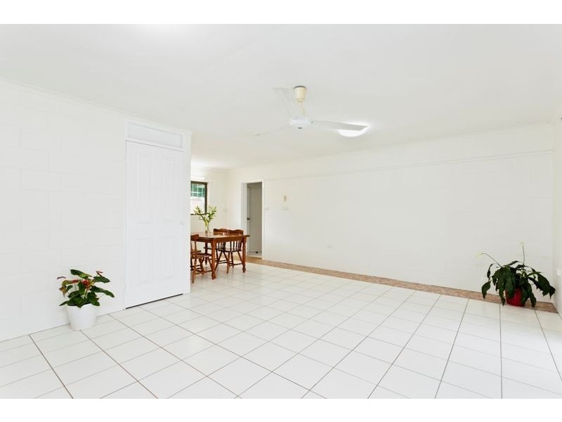 2/113 Jensen Street, Whitfield QLD 4870