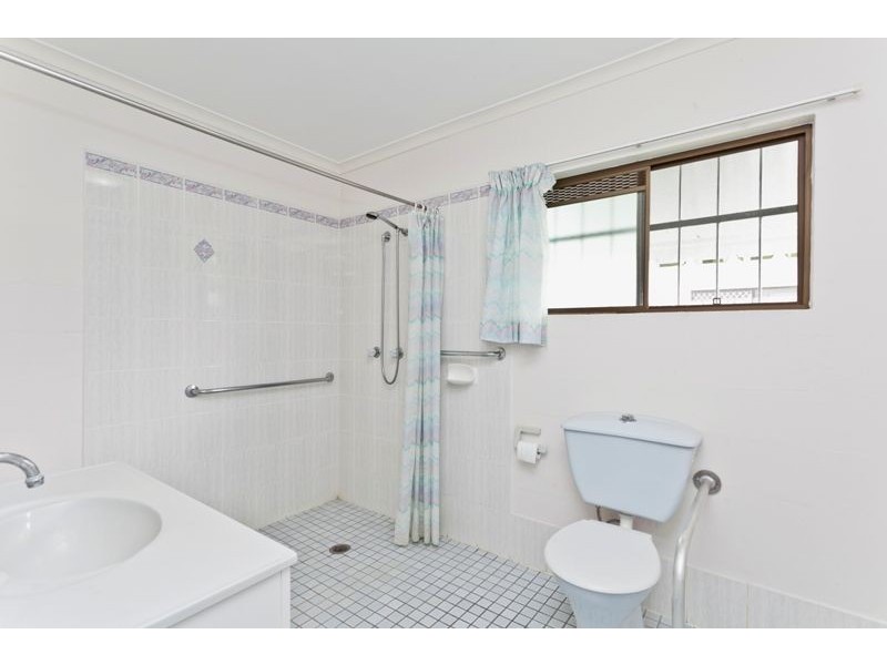 2/113 Jensen Street, Whitfield QLD 4870