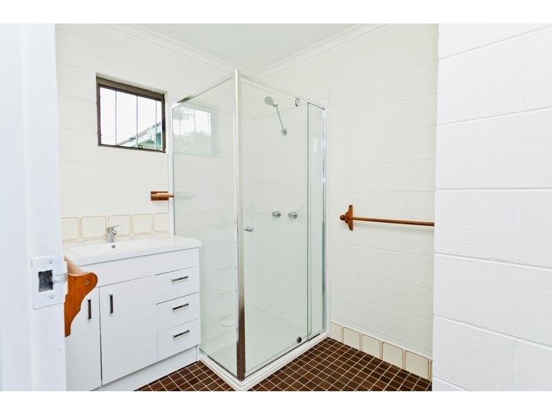 2/113 Jensen Street, Whitfield QLD 4870