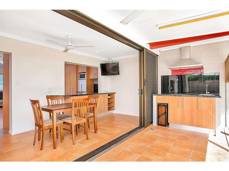 105 Jensen Street, Whitfield QLD 4870