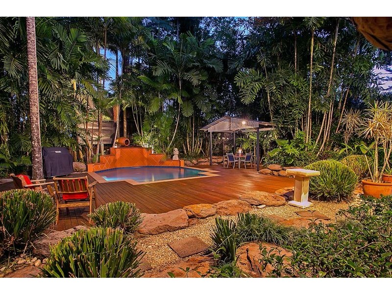 27 Hall Street, Edge Hill QLD 4870