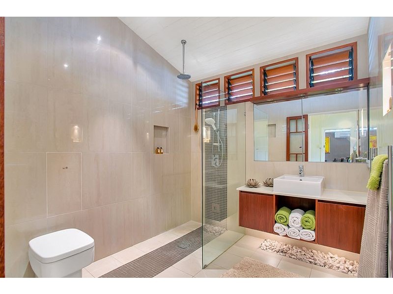 27 Hall Street, Edge Hill QLD 4870