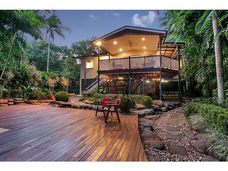 27 Hall Street, Edge Hill QLD 4870