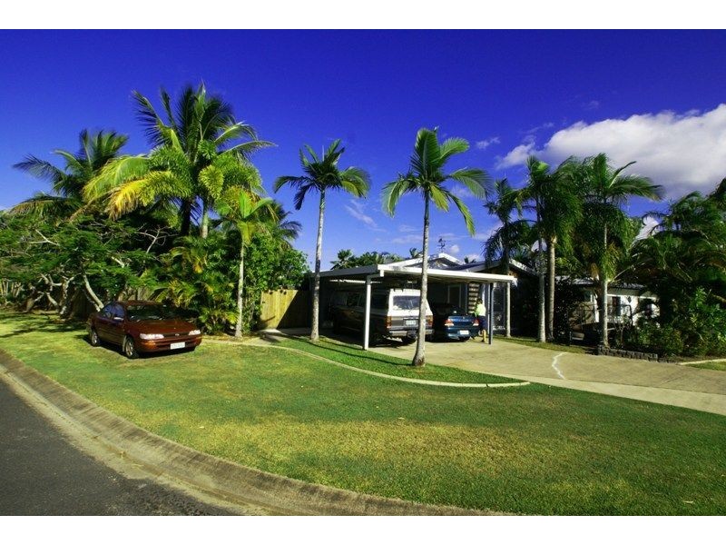 56 Periwinkle Avenue, Trinity Beach QLD 4879
