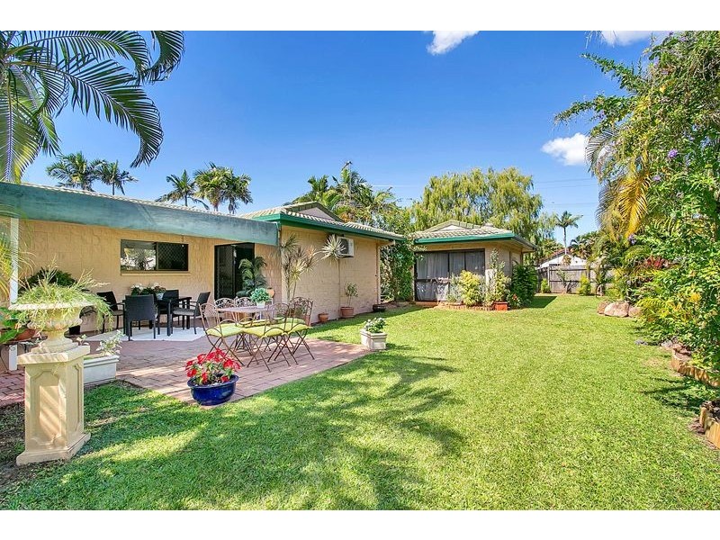 22-24 Impey Street, Caravonica QLD 4878