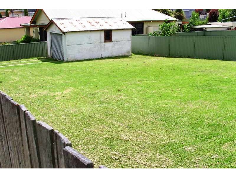 17  Hill St, Bega NSW 2550