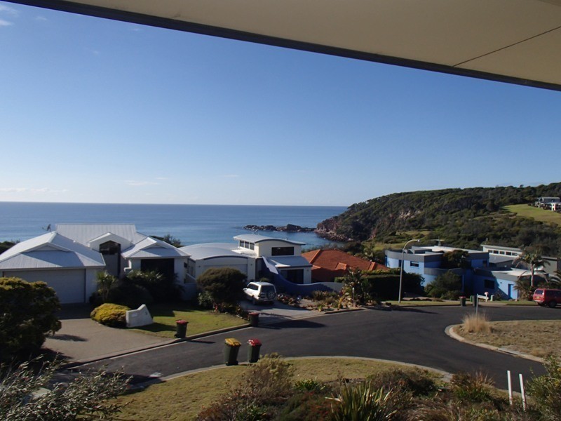 2 Nichole Court, Tura Beach NSW 2548