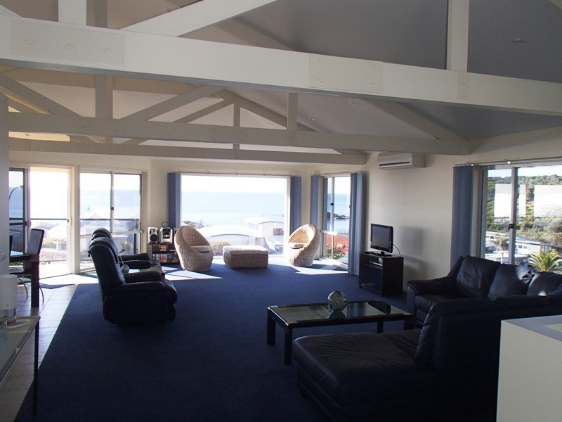 2 Nichole Court, Tura Beach NSW 2548