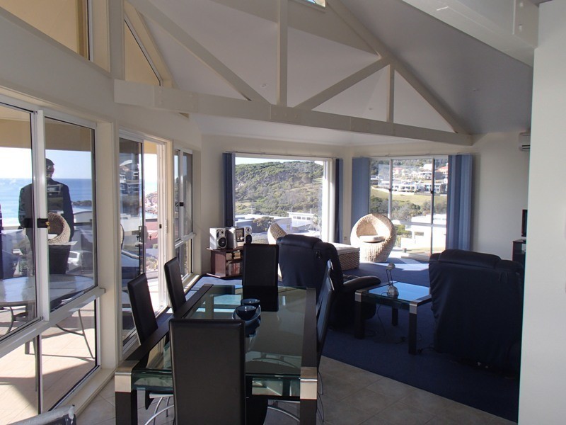 2 Nichole Court, Tura Beach NSW 2548