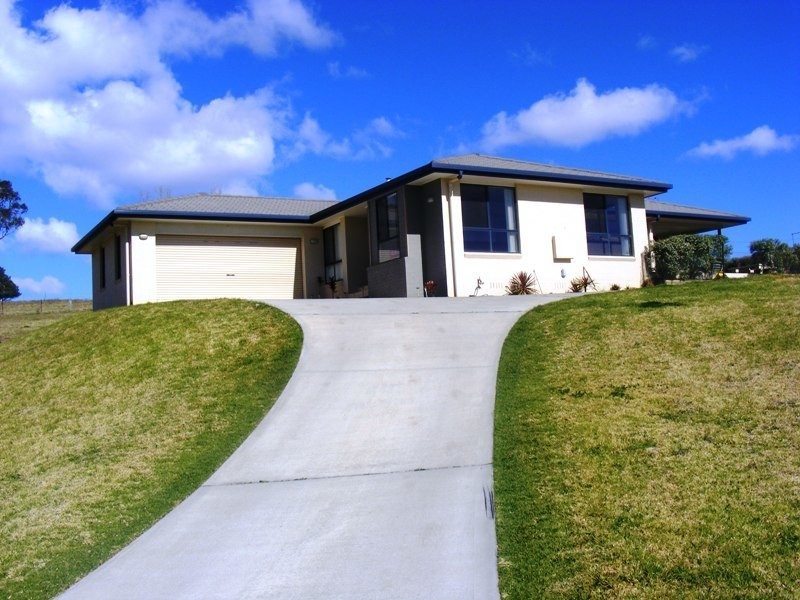 6 Denison Close, Bega NSW 2550