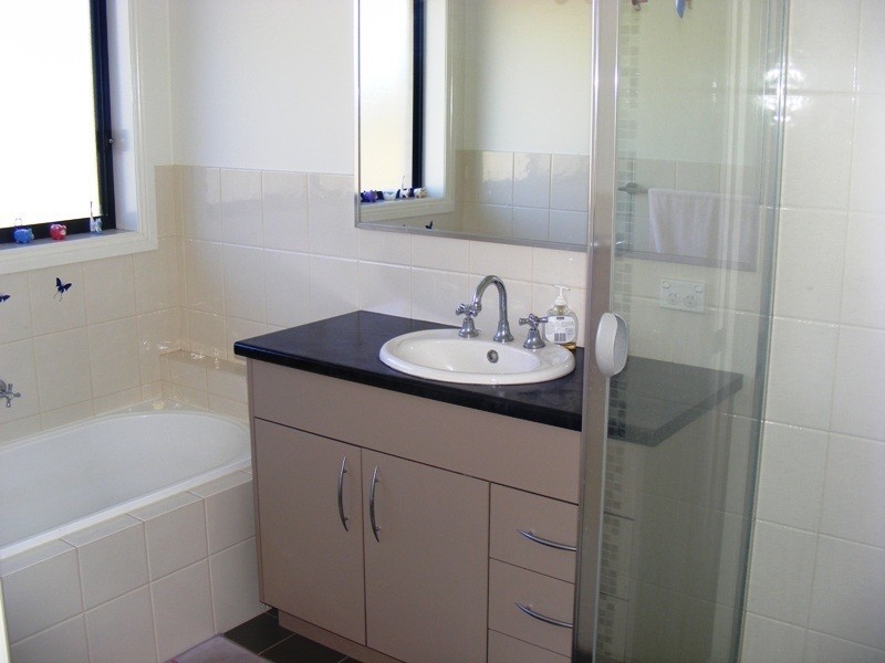 6 Denison Close, Bega NSW 2550