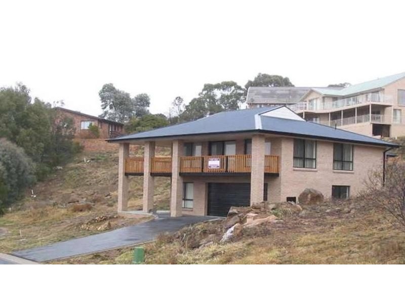 10 Carinya place, Cooma NSW 2630