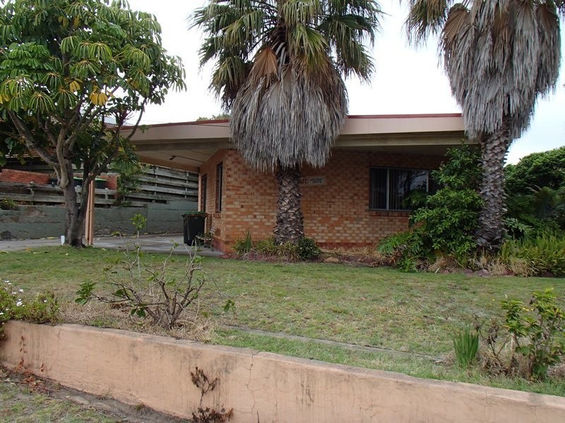 2/6 Marine Parade, Merimbula NSW 2548