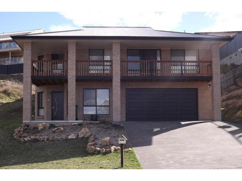 10 Carinya Place, Cooma NSW 2630