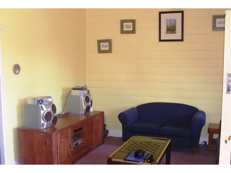 20  Bega St, Bega NSW 2550