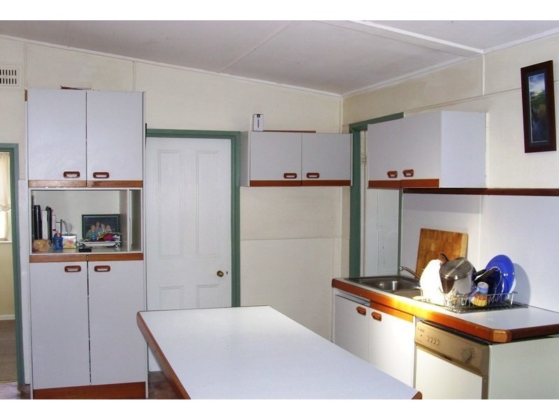 20  Bega St, Bega NSW 2550