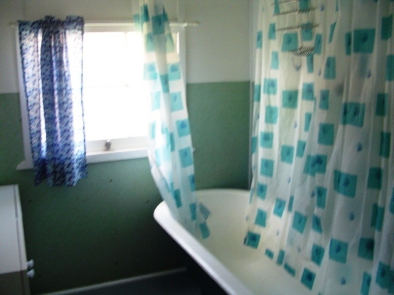 20  Bega St, Bega NSW 2550
