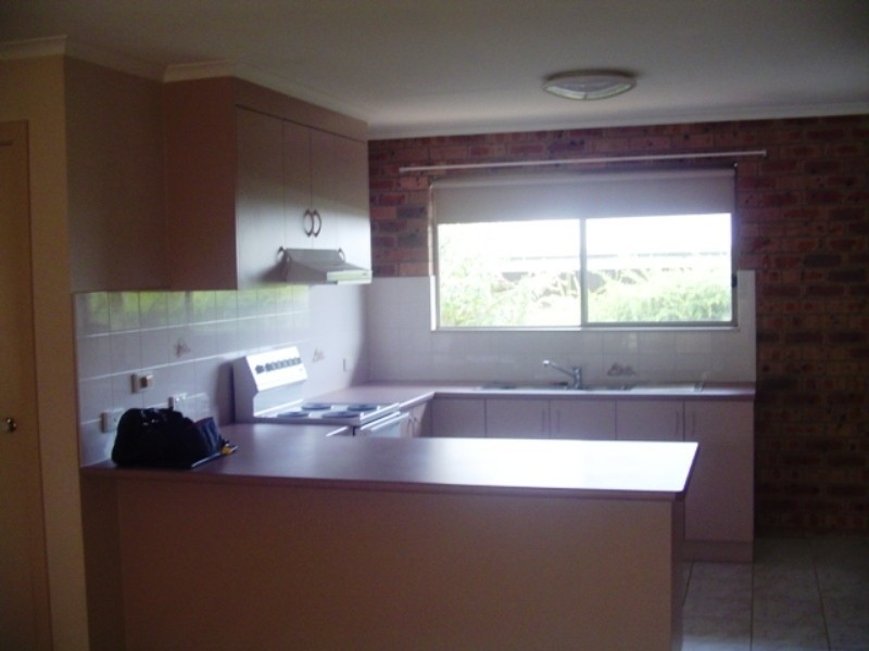 2/16 Little Bega St, Bega NSW 2550