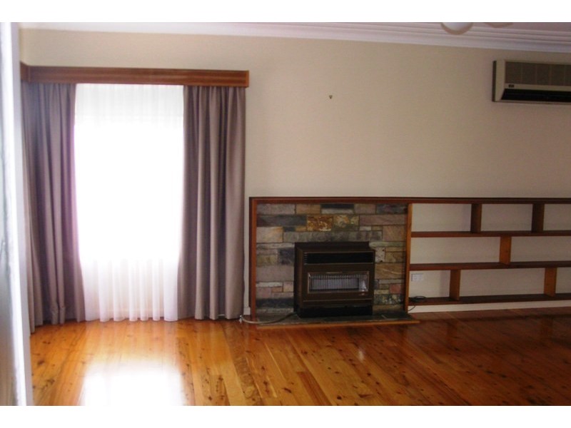 18  Glebe Ave, Bega NSW 2550