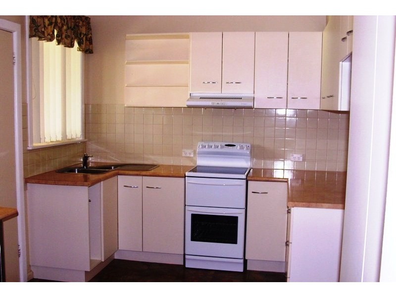 18  Glebe Ave, Bega NSW 2550