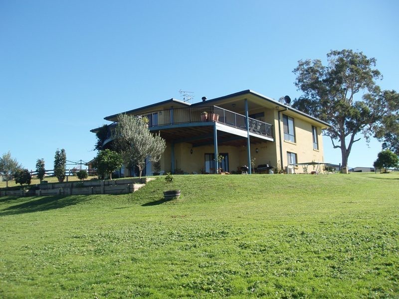 50 Lynjohn Drive, Bega NSW 2550