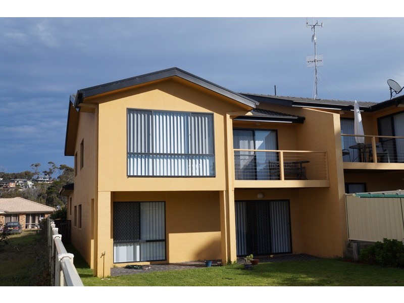 2/4 Krista Lee Court, Tura Beach NSW 2548