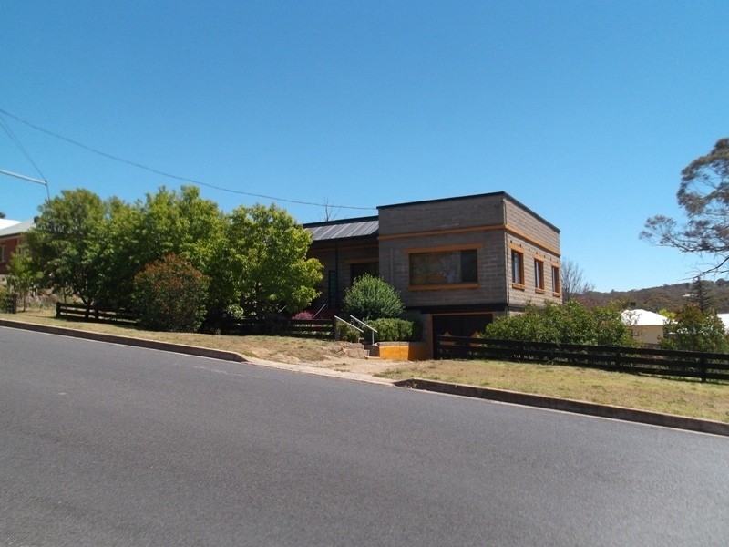 1A & 1B Chapman Street, Cooma NSW 2630