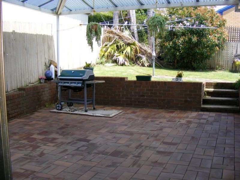 1 Goldberg Place, Bega NSW 2550