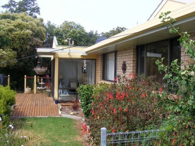 11 Thompson Drive, Tathra NSW 2550