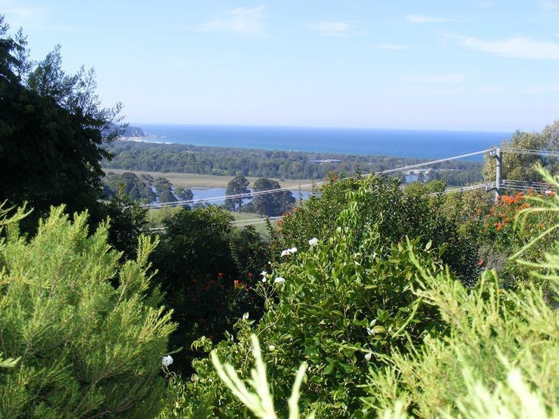 11 Thompson Drive, Tathra NSW 2550