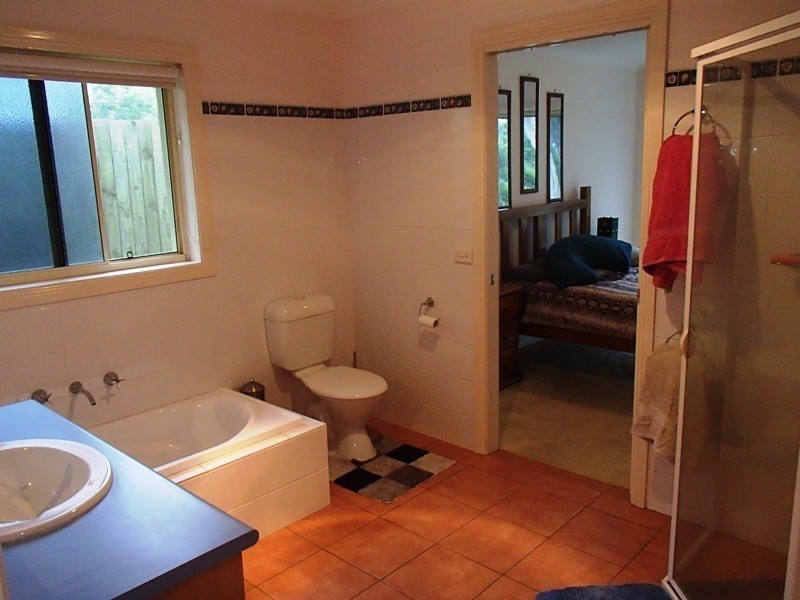 2/13 Lakewood  Drive, Merimbula NSW 2548