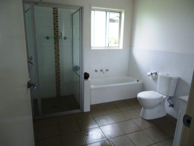 70 Glen Mia, Bega NSW 2550